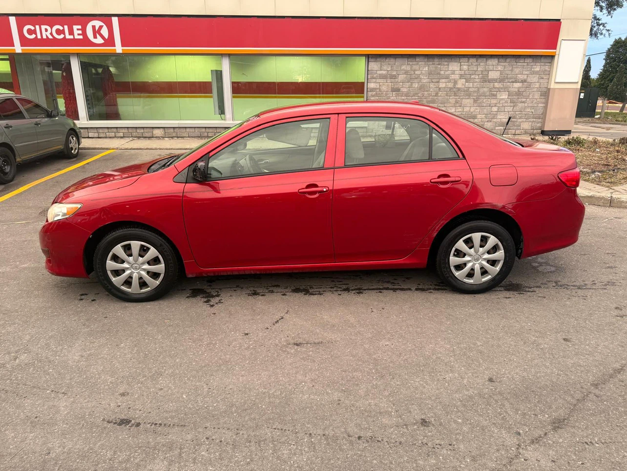 Toyota Corolla LE Sedan - photo 3
