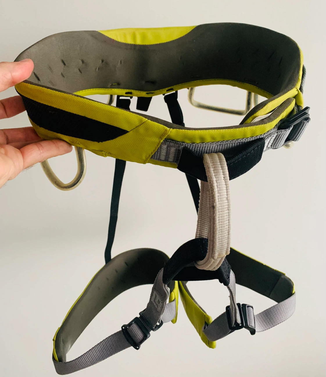 Men’s Black Diamond Climbing Harness (Size S)
