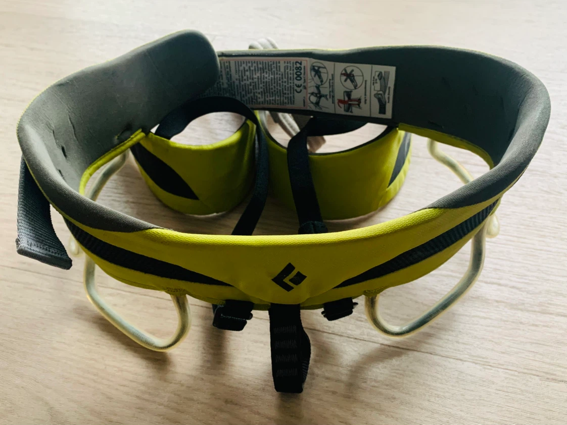 Men’s Black Diamond Climbing Harness (Size S) - photo 4
