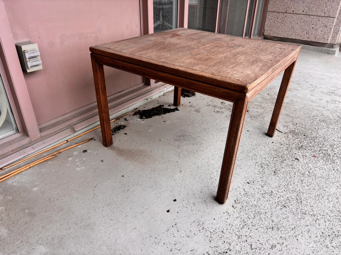 Wooden side table / coffee table