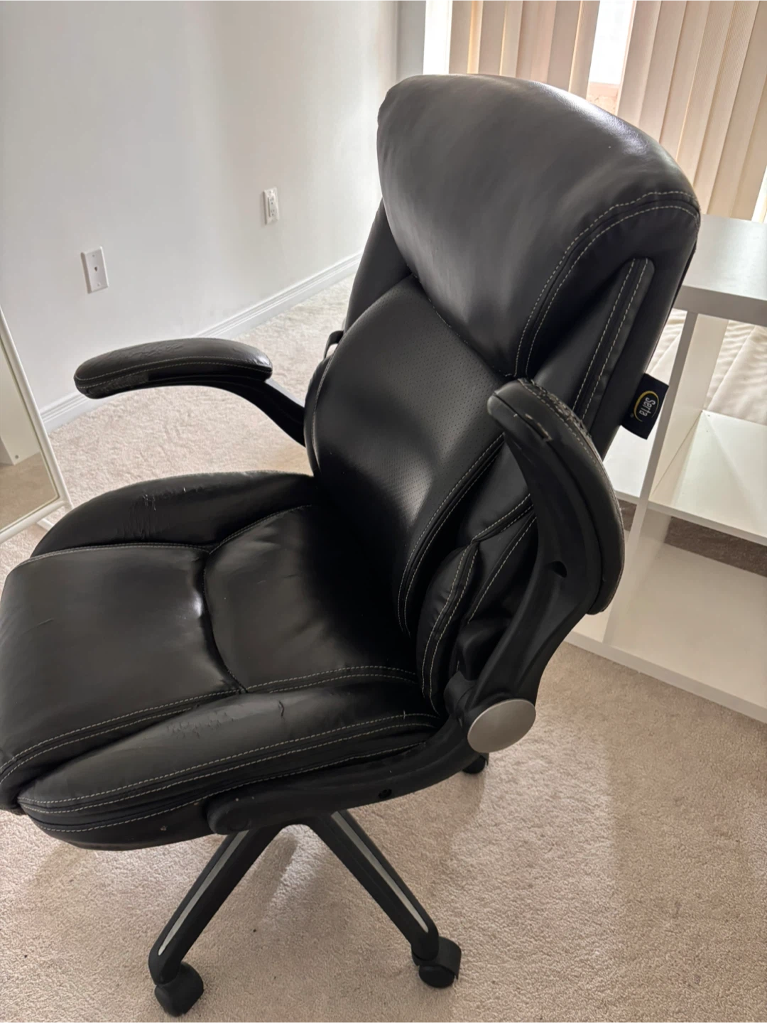 Free Black Office Chair - photo 3