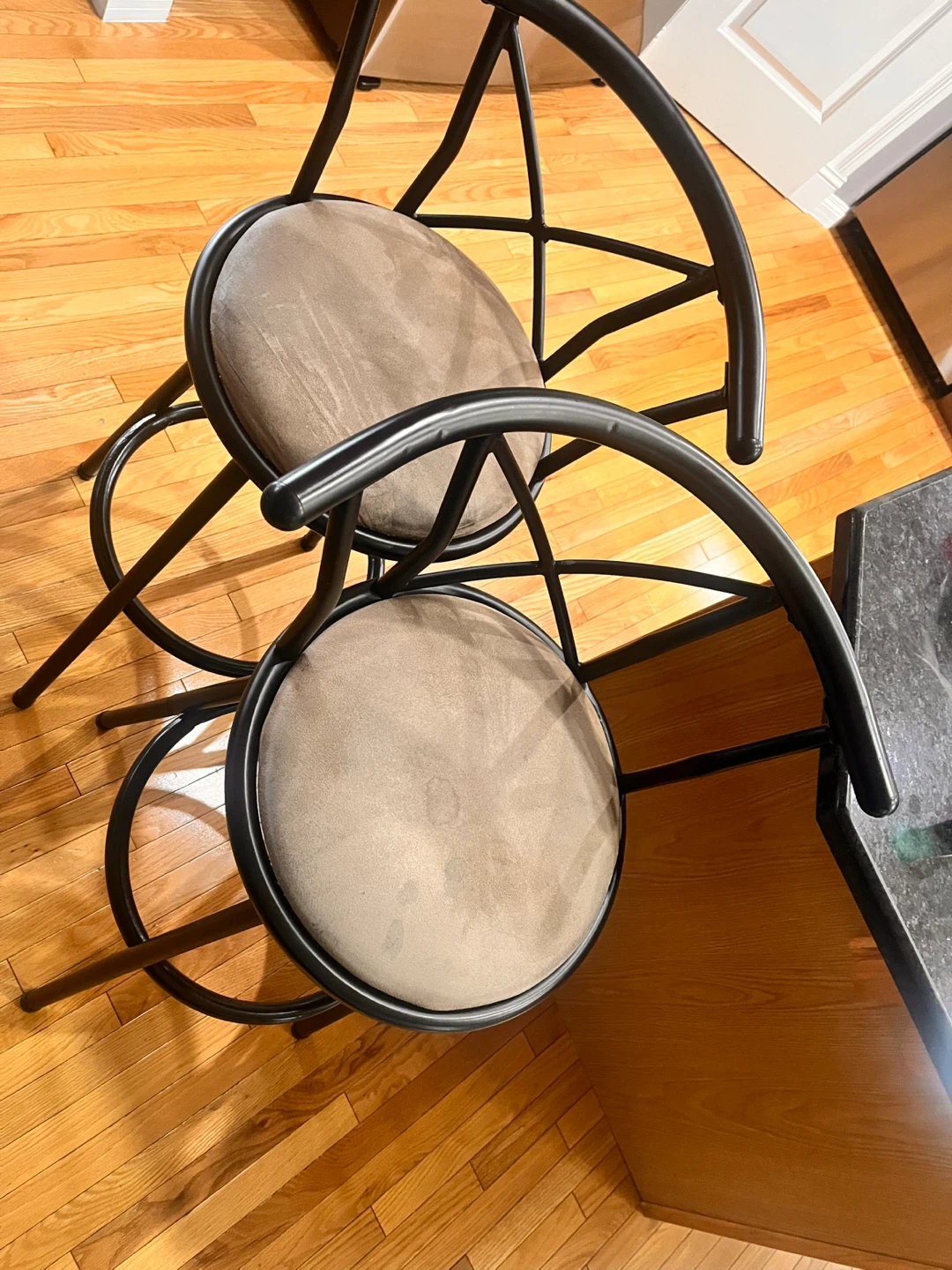 Set of two black metal bar stools - photo 3