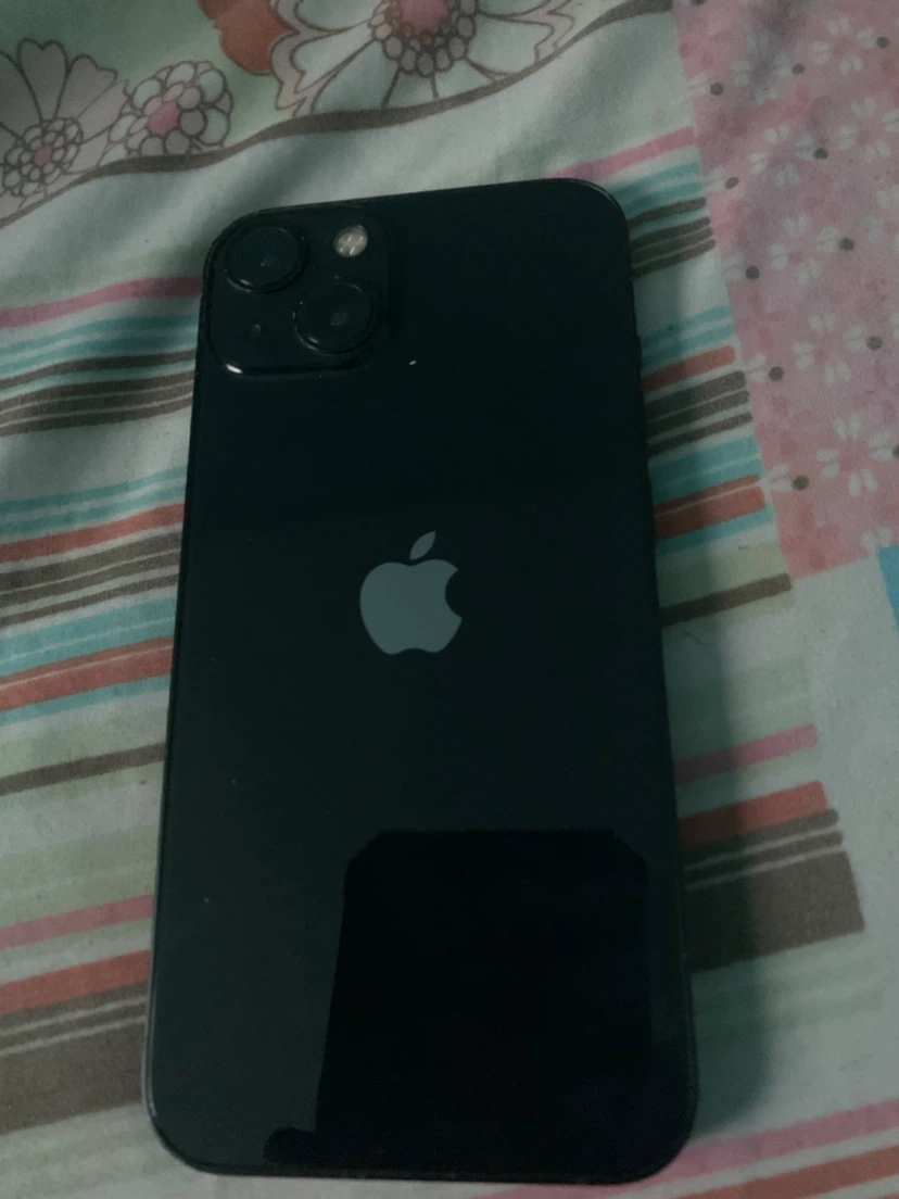 Apple iPhone 13 Black (locked) (selling for parts) - photo 2