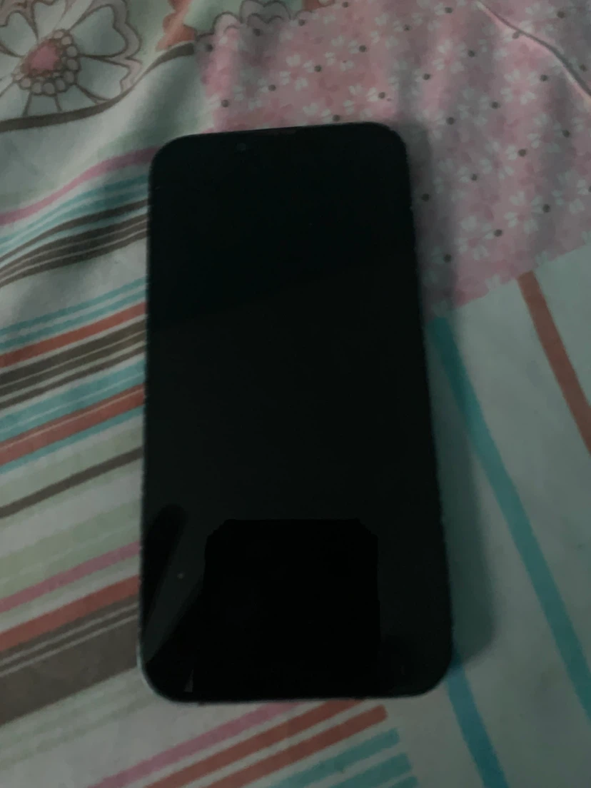 Apple iPhone 13 Black (locked) (selling for parts) - photo 3