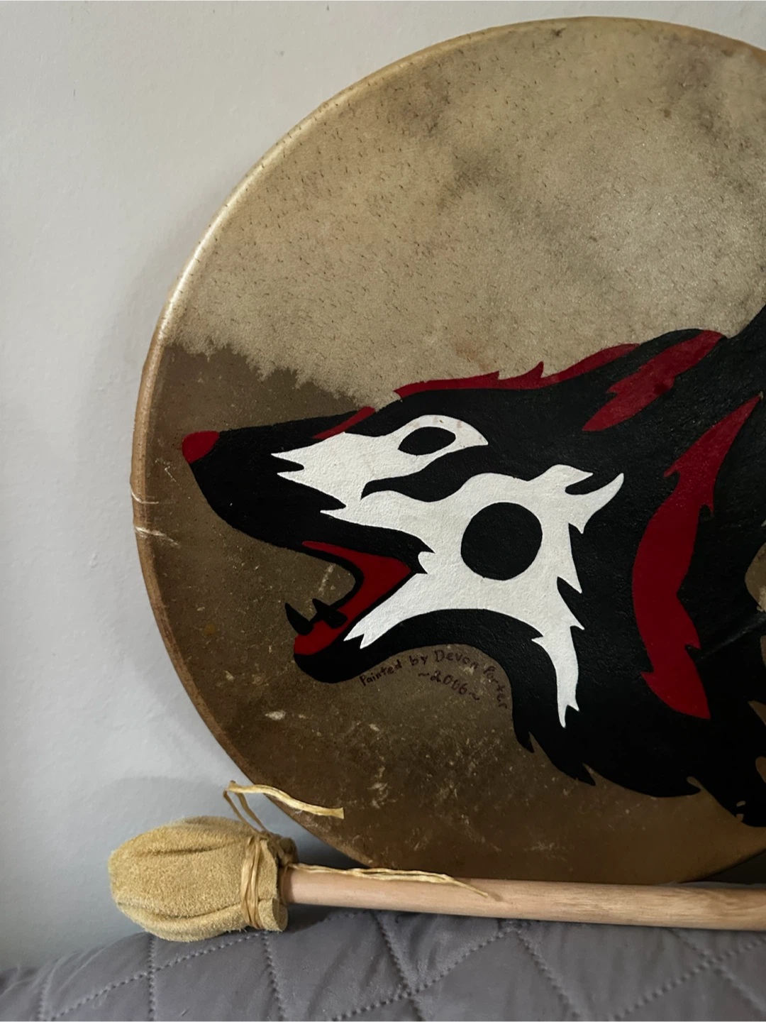 Authentic 2006 Signed Native Wolf Hand Drum - photo 2