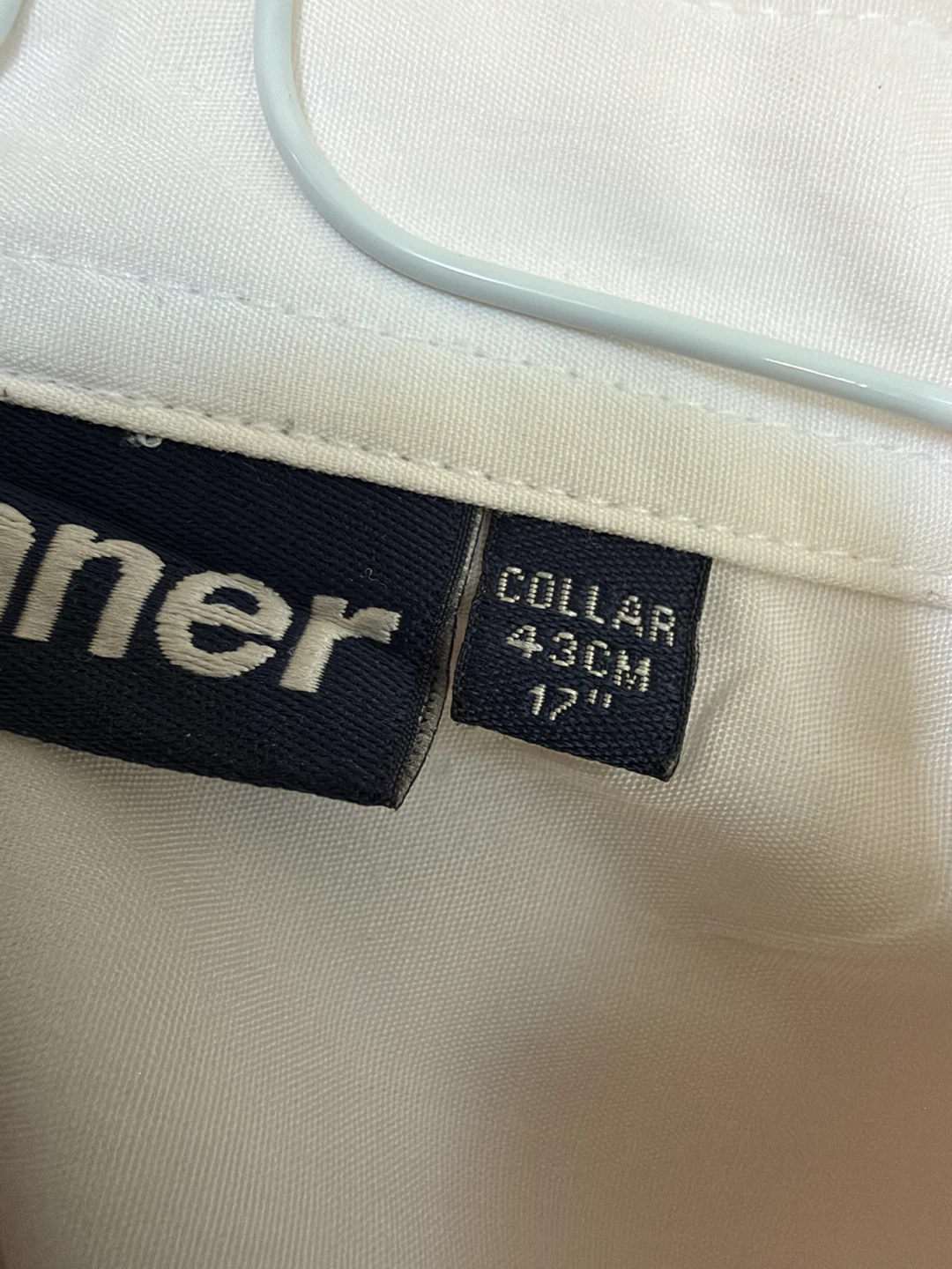 Two Banner Hospitality White Dress Shirts - photo 3