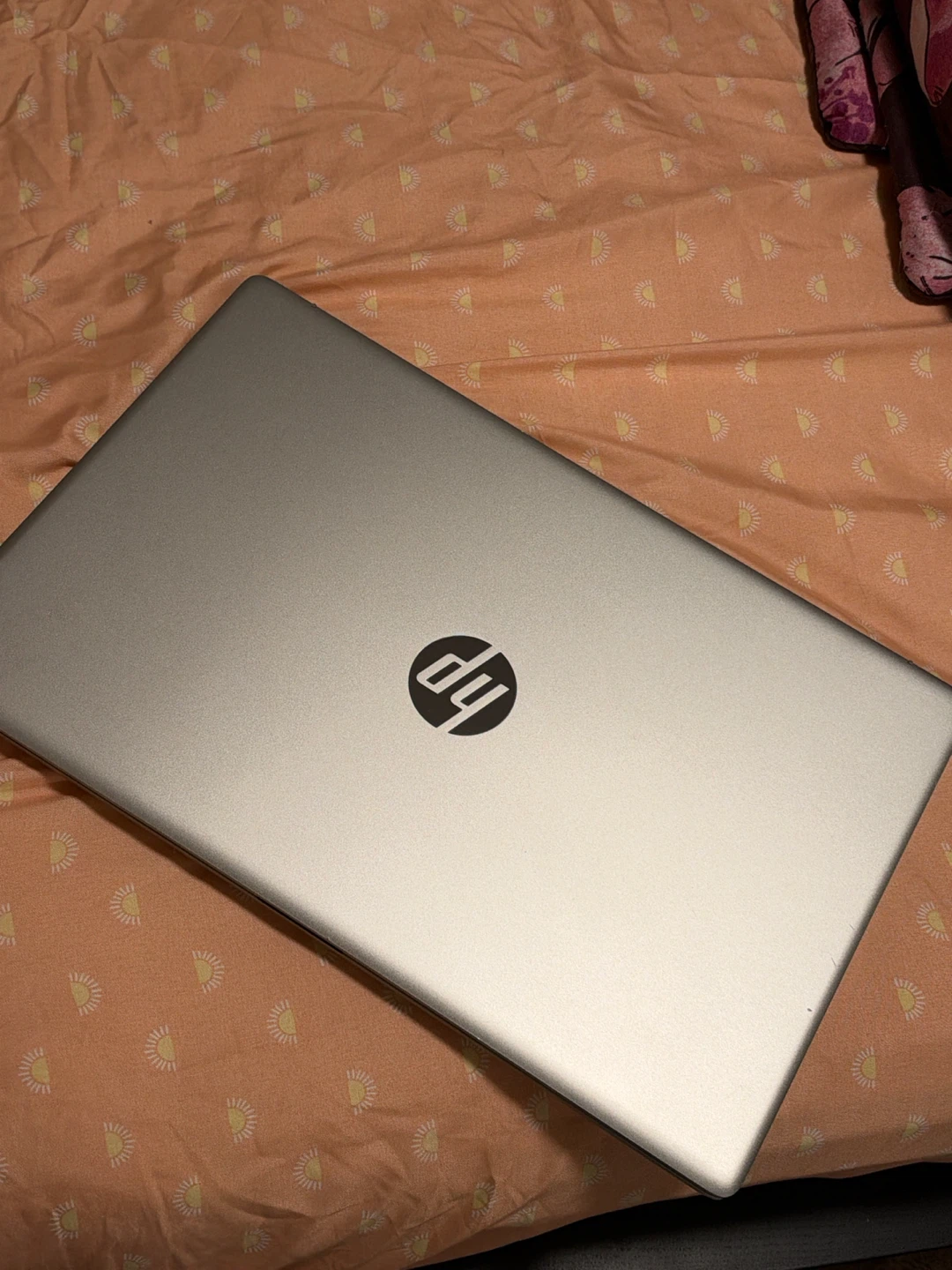 HP Laptop 17-cn2008ca - photo 2
