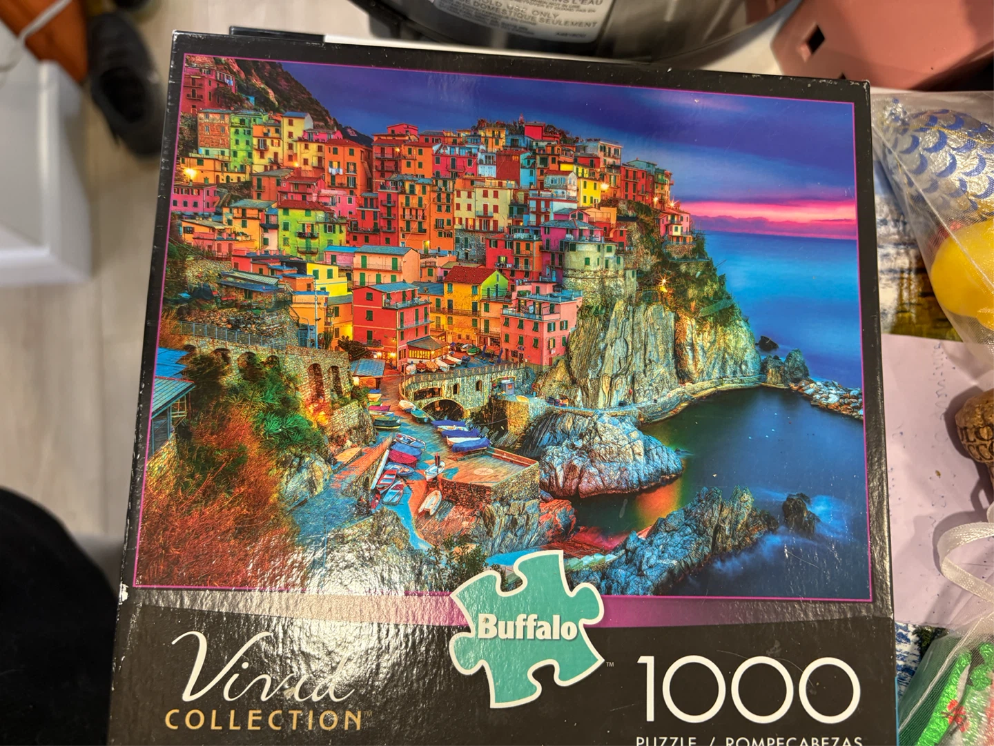 Three 1000-piece Jigsaw Puzzles - photo 2