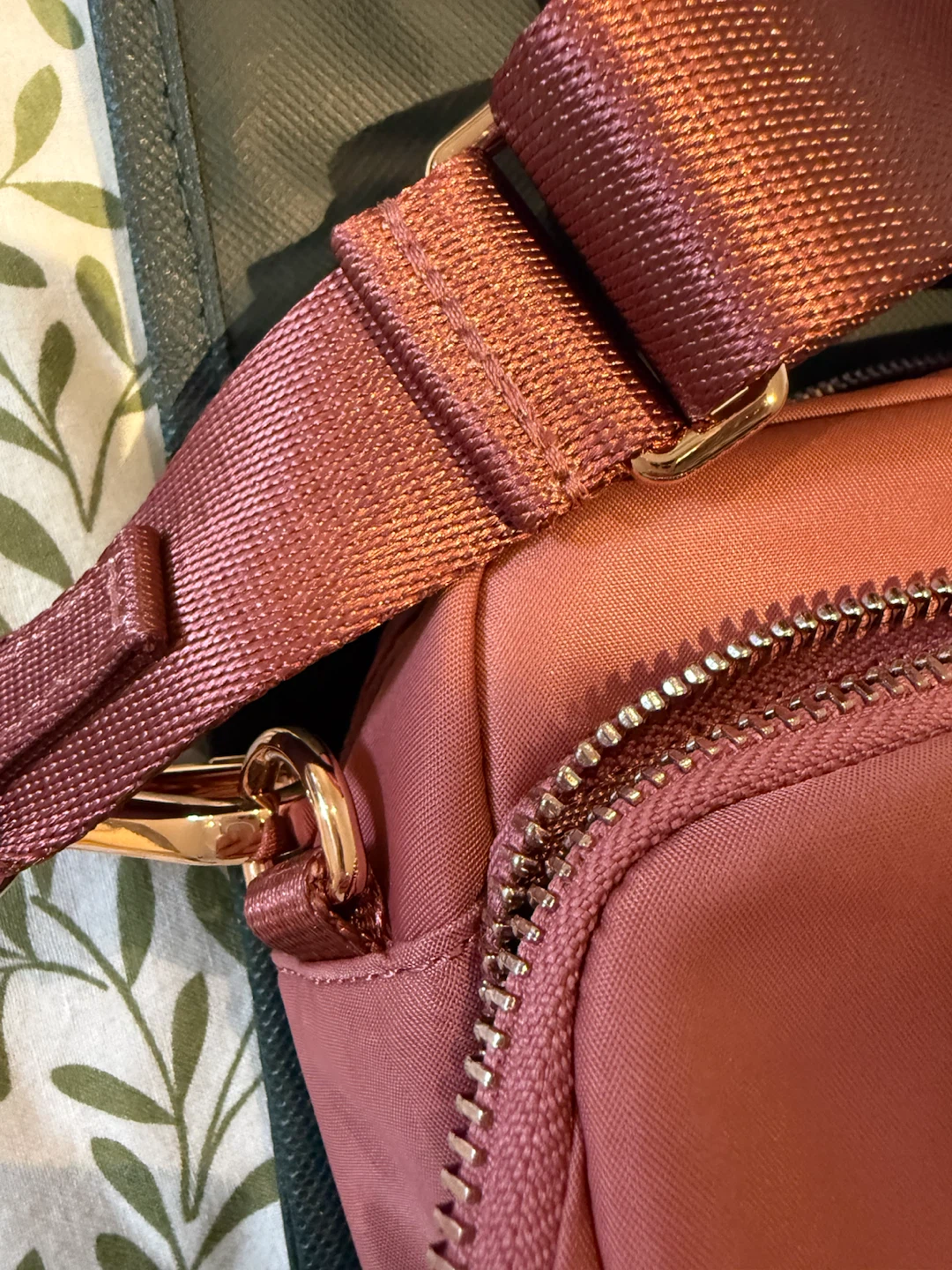 Lululemon Everywhere Crossbody Bag 2L Toasted Pink - photo 5