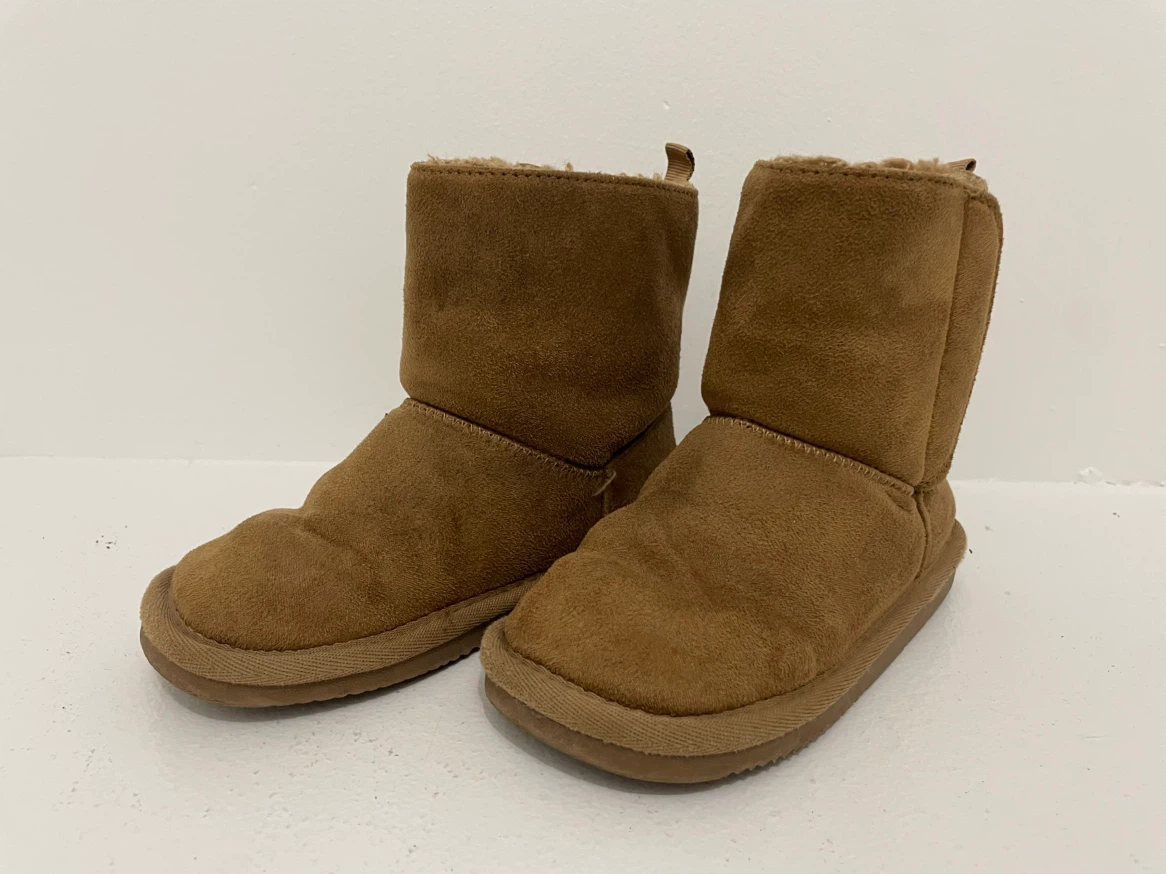 JOE FRESH kids girls cozy boots size 10@ Downtown
