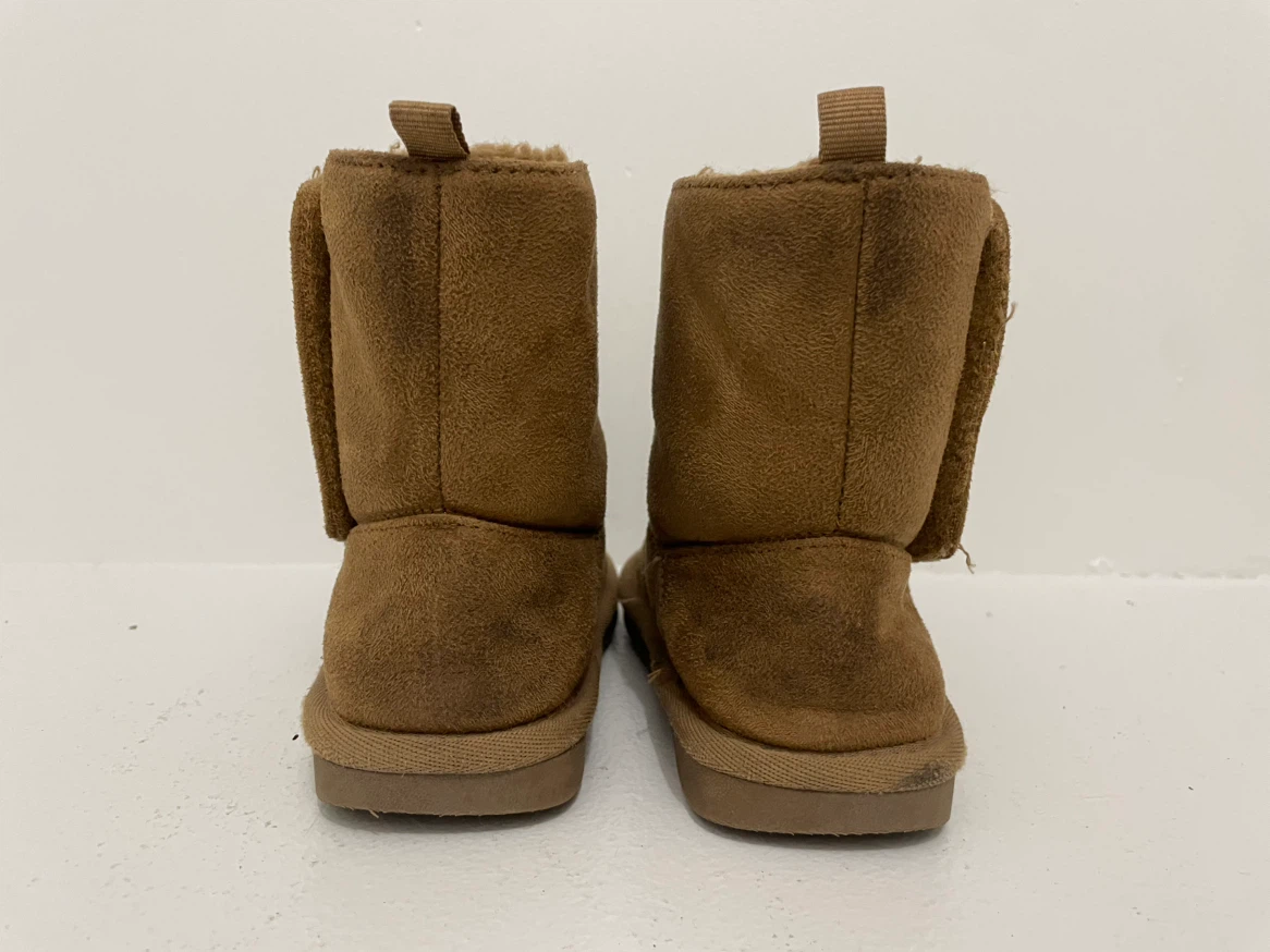 JOE FRESH kids girls cozy boots size 10@ Downtown - photo 2