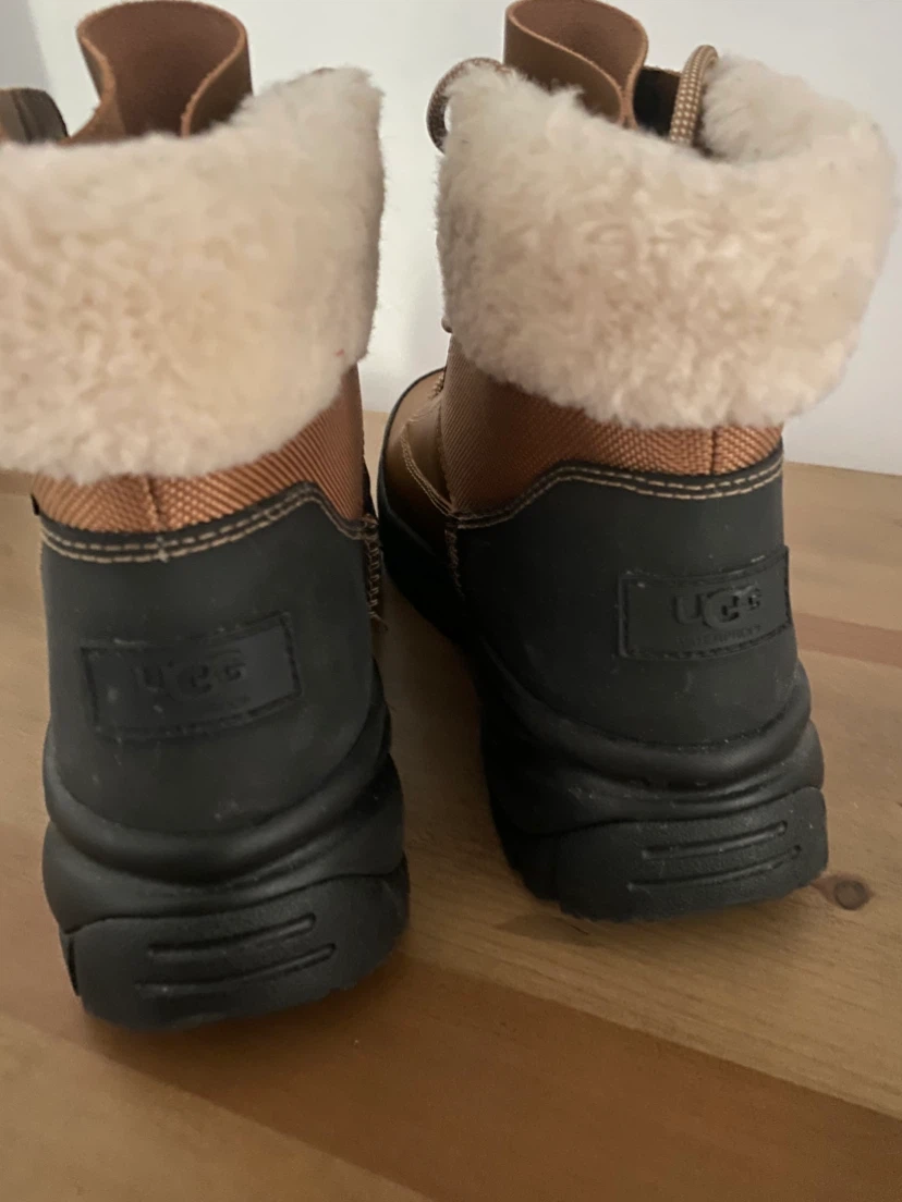 UGG Waterproof Boots - Size 11 - photo 4