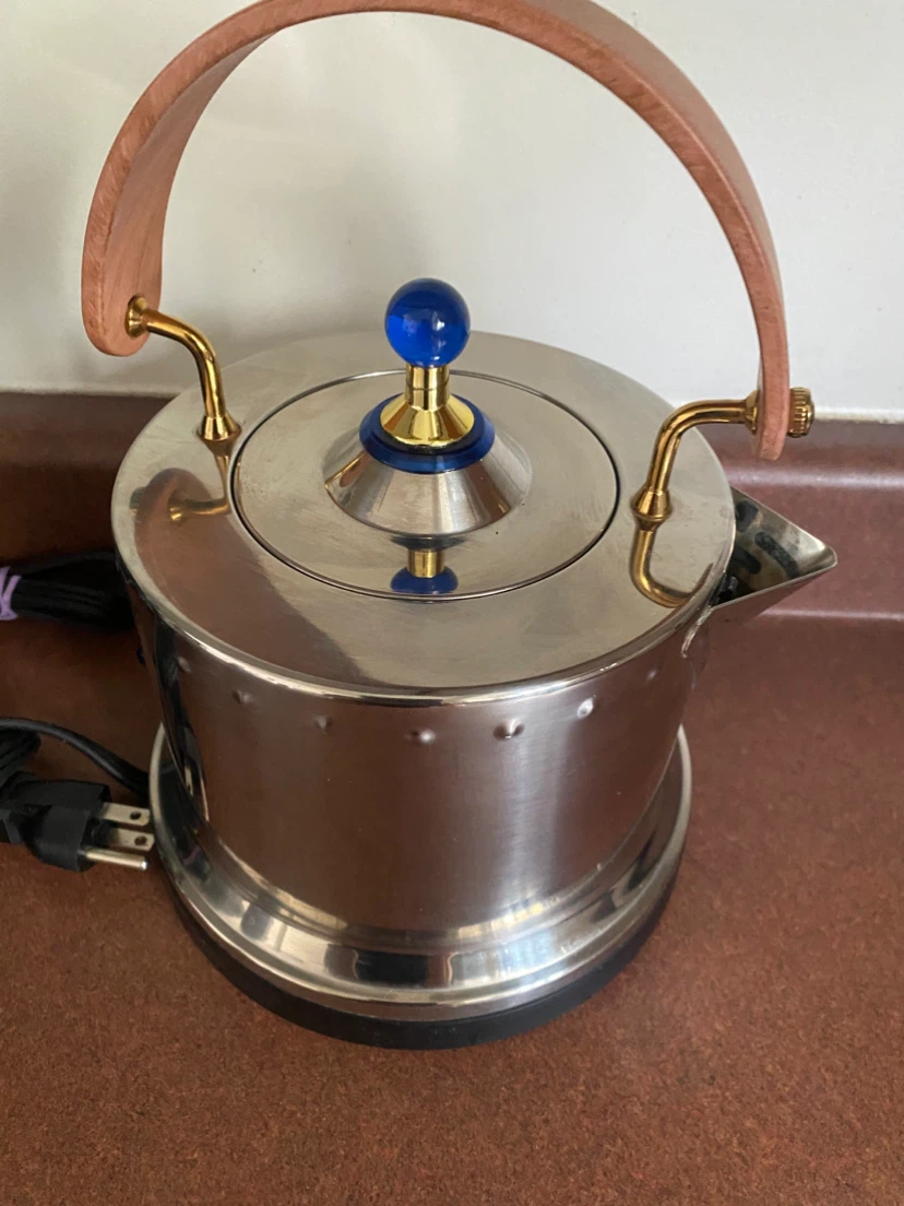 Bodum Electric Kettle like New - photo 2