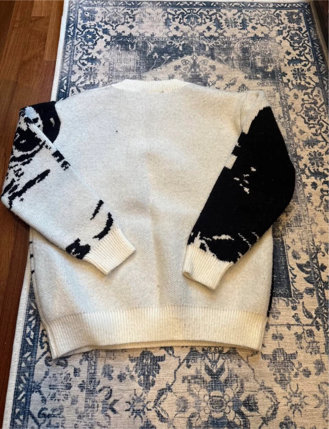 Cynique Black and White Graphic Sweater - photo 3
