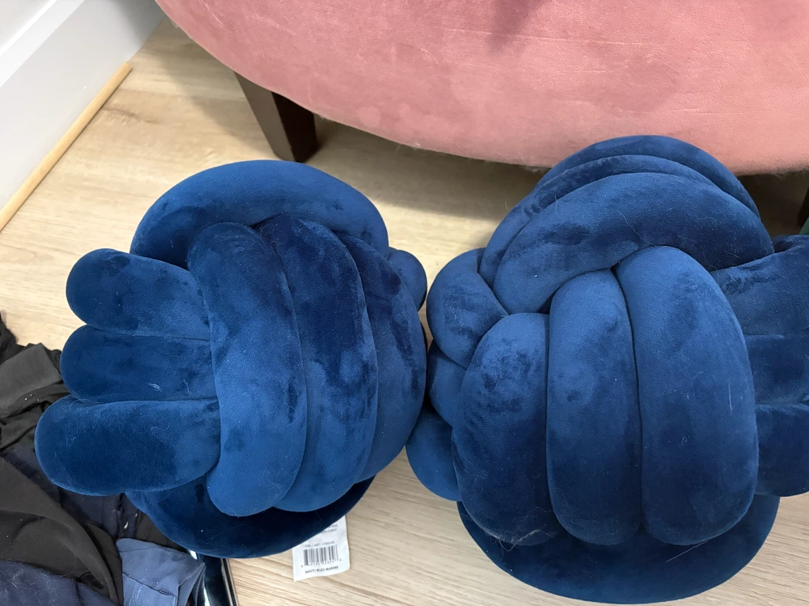Set of 4 Knot Pillows in Navy and Green - photo 2
