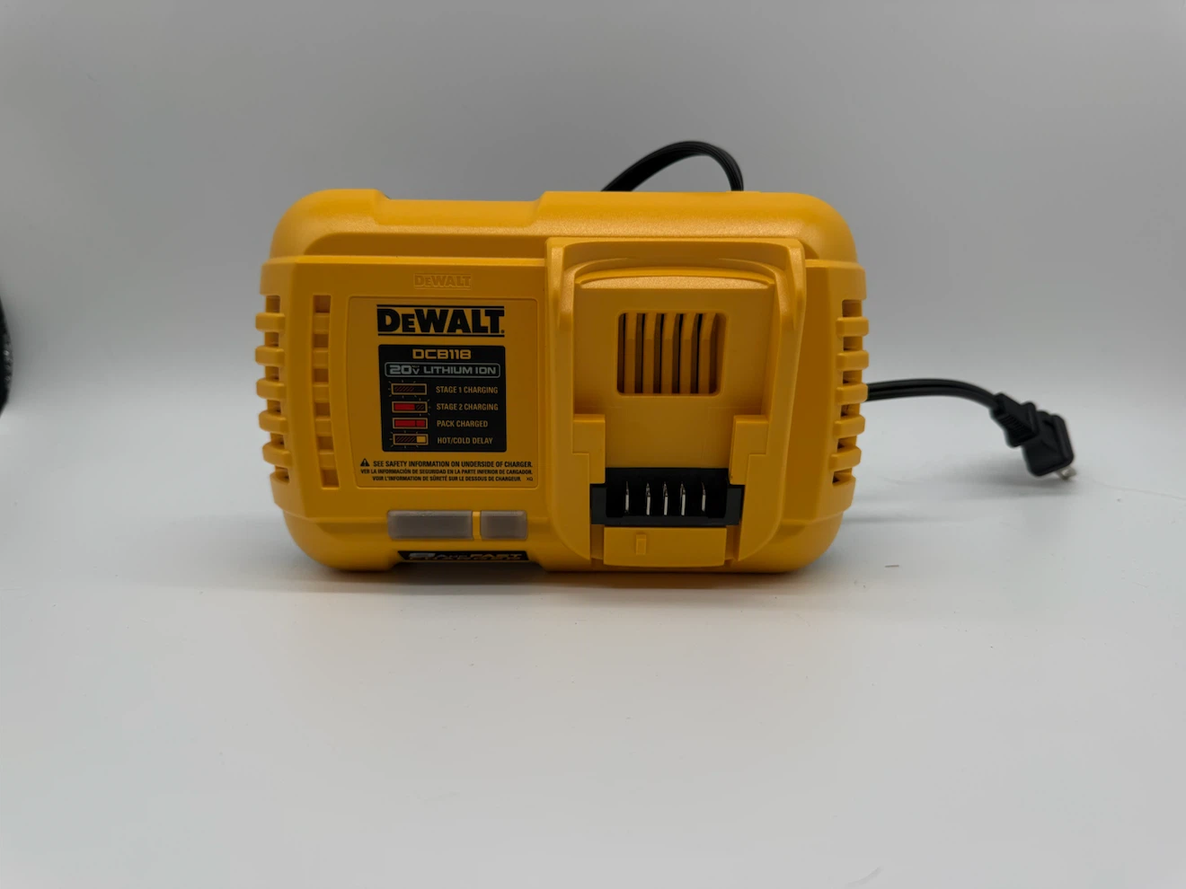 DEWALT 20V/60V MAX Fan Cooled Fast Battery Charger 8Ah