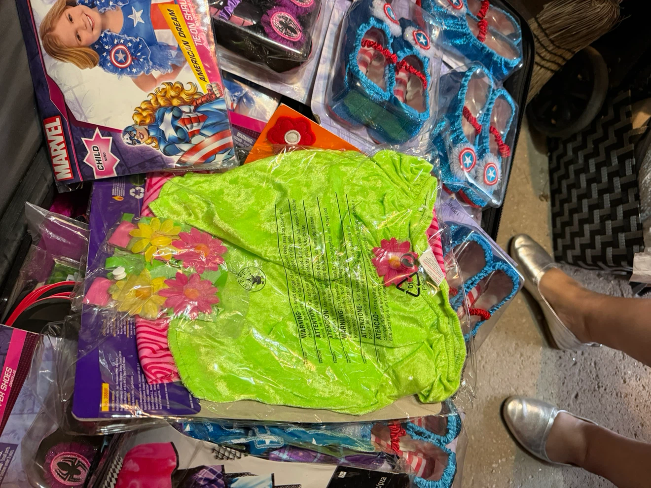 Assorted Children's Halloween Costumes and Accessories - photo 2