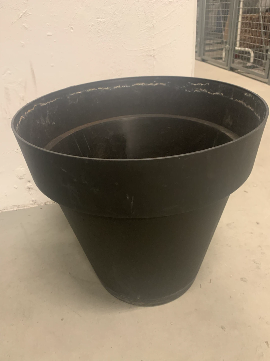 Extra large planter pot plant plastic in indoor outdoor