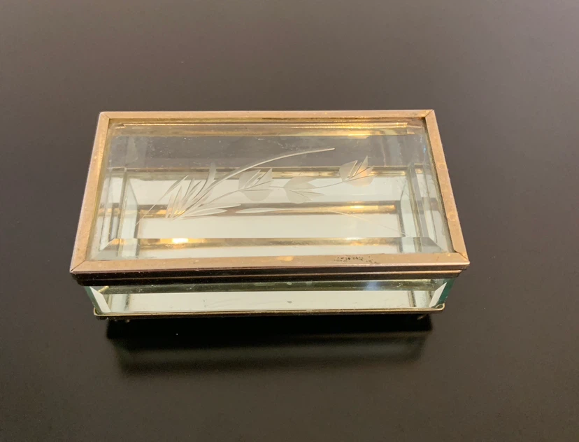 Set of two vintage etched glass and brass jewelry boxes - photo 3