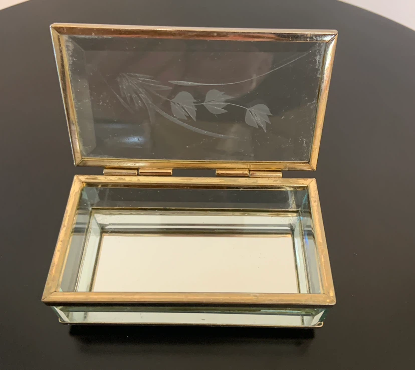 Set of two vintage etched glass and brass jewelry boxes - photo 4