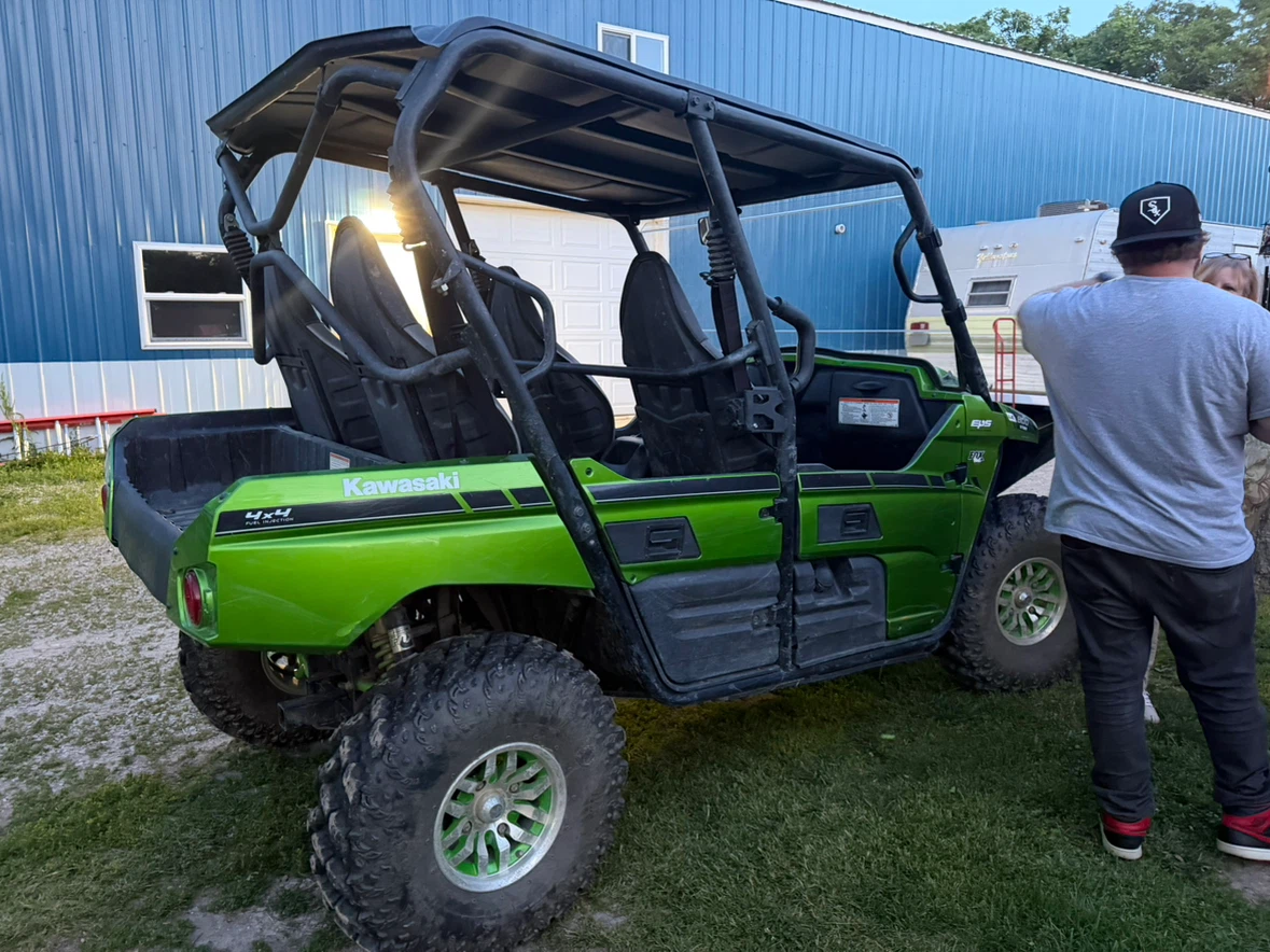 Kawasaki Teryx4 800 LE UTV - photo 2