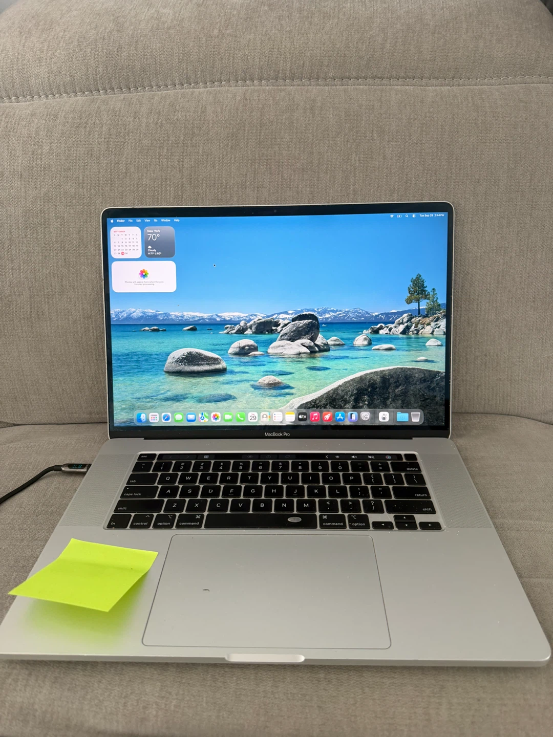 MacBook Pro 16” 2.4ghz i9 64gb ram 1tb