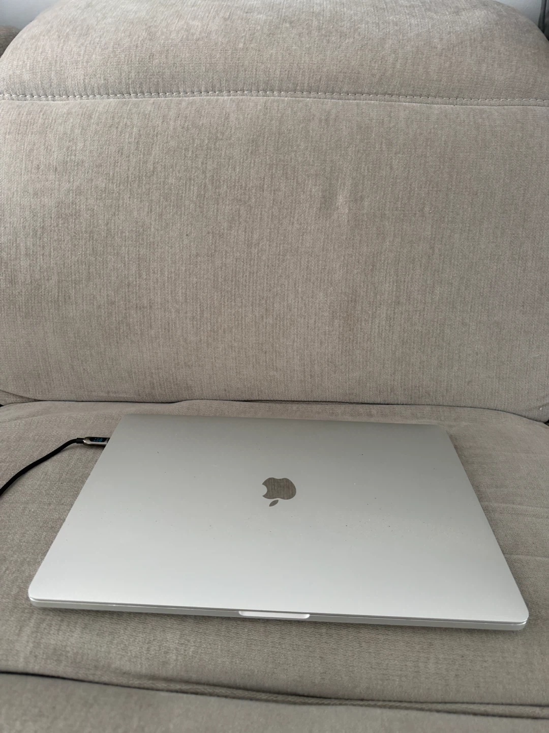 MacBook Pro 16” 2.4ghz i9 64gb ram 1tb - photo 2