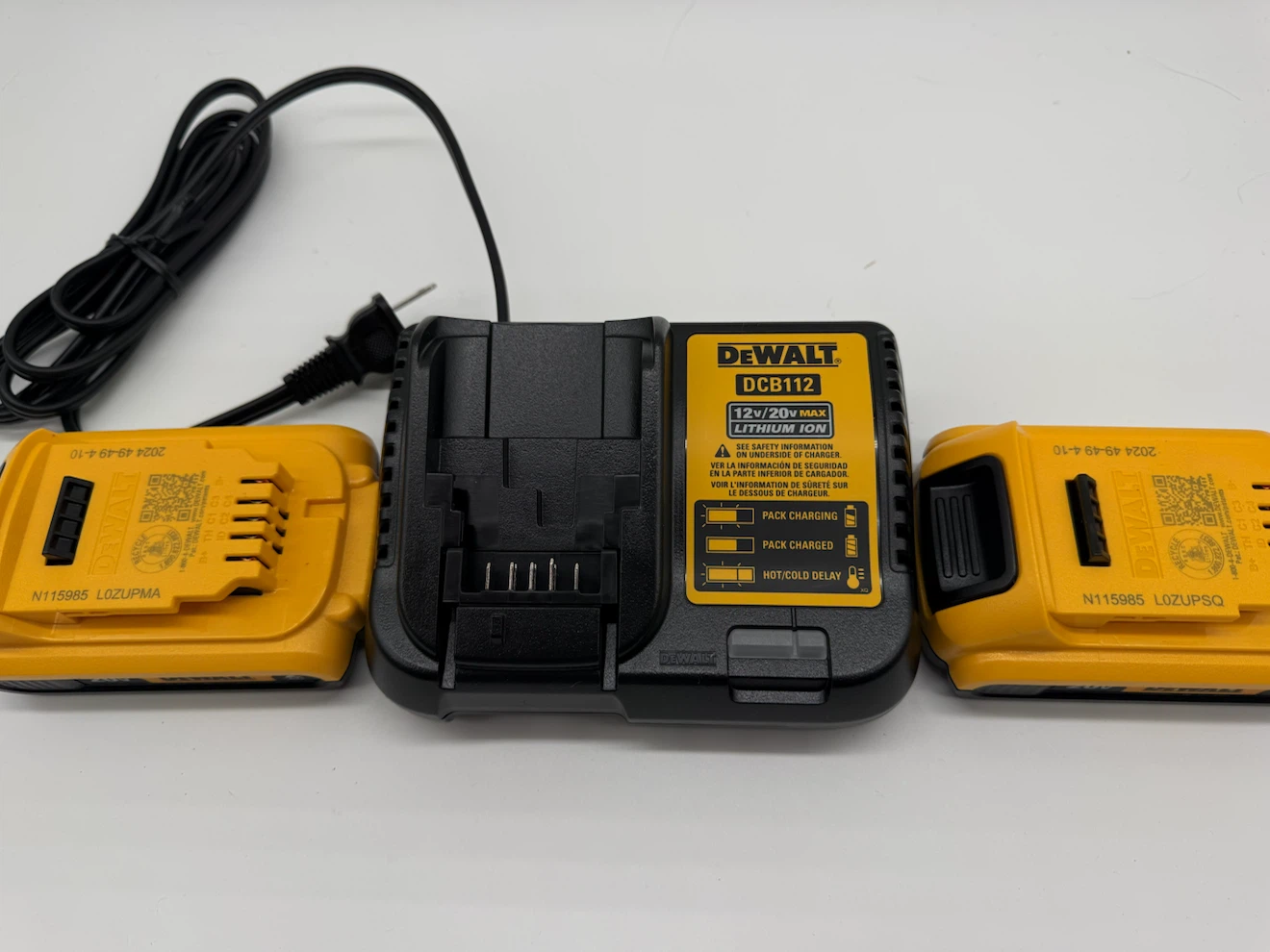 DEWALT 20V MAX 2.0Ah Compact Battery (2-Pack) +Charger DCB112 - photo 2