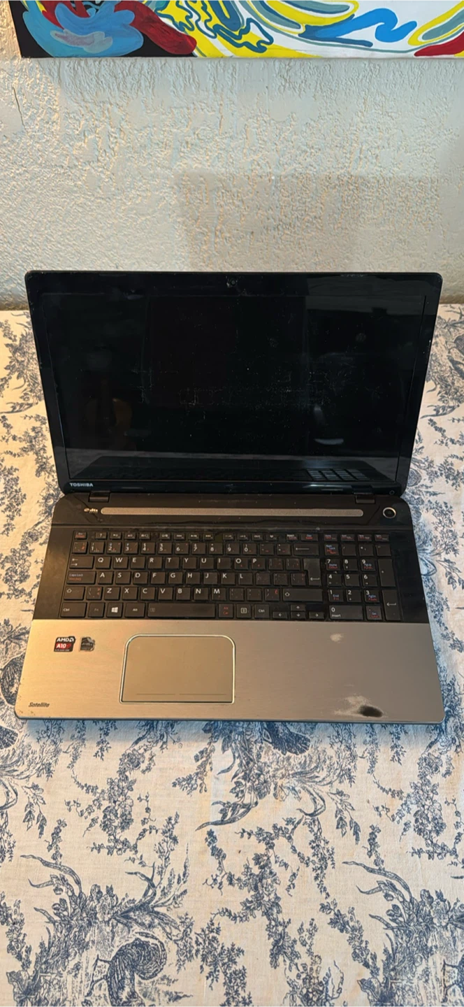 Toshiba Satellite Laptop (Read Description)