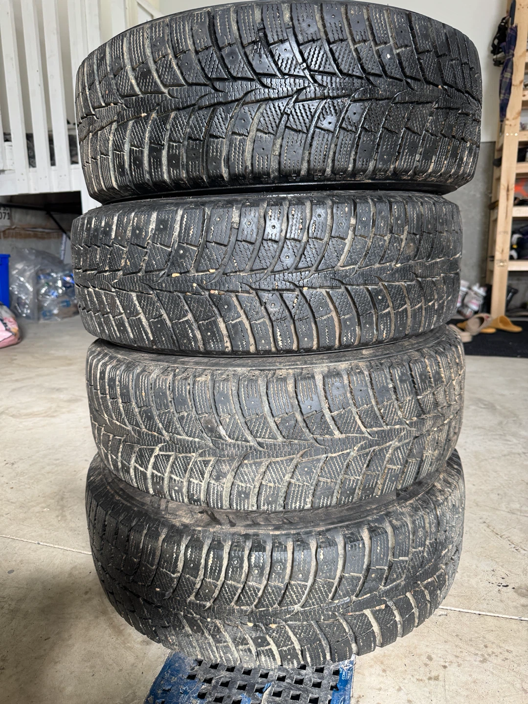 225/65R16 a set of 4 Laufenn I FIT Ice winter tires