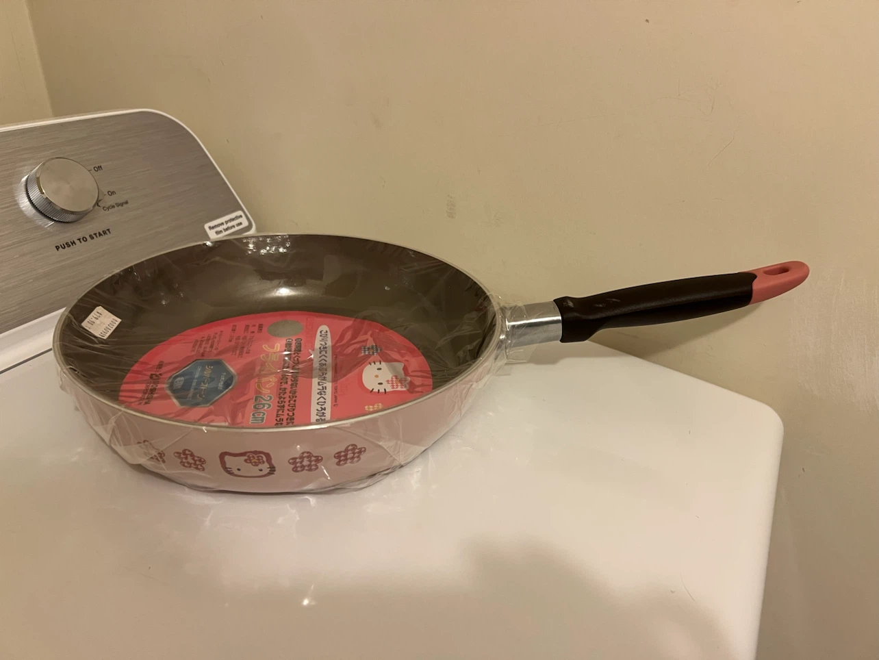 Hello Kitty 26cm Frying Pan