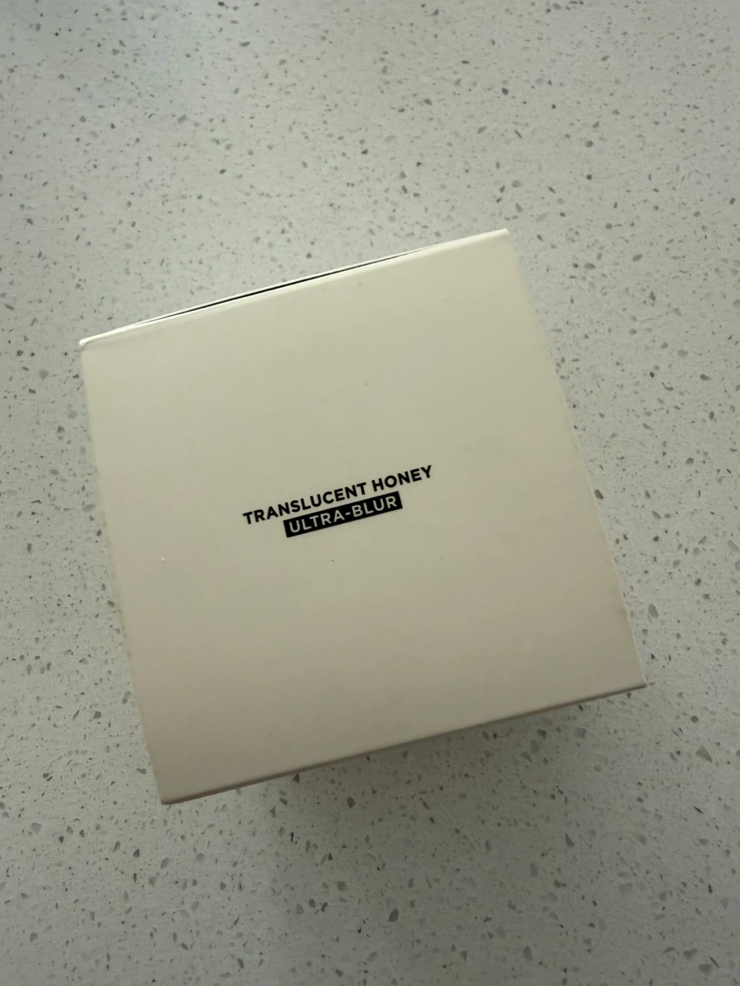 Laura Mercier Translucent Honey Ultra-Blur Setting Powder - photo 2