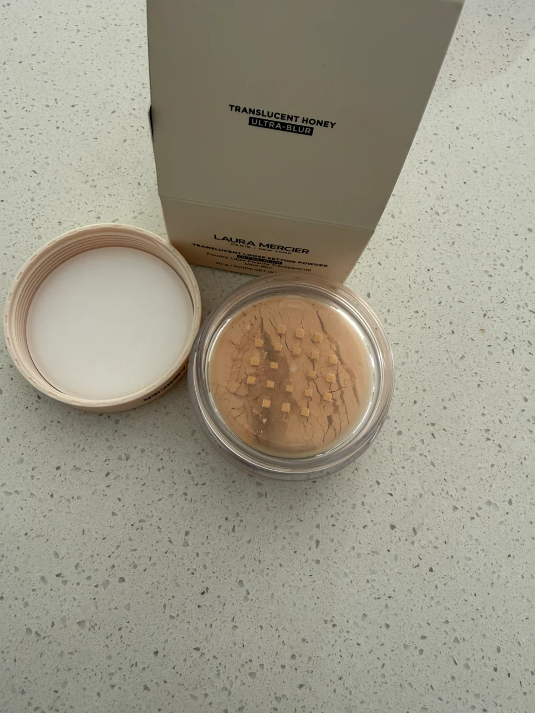 Laura Mercier Translucent Honey Ultra-Blur Setting Powder - photo 3