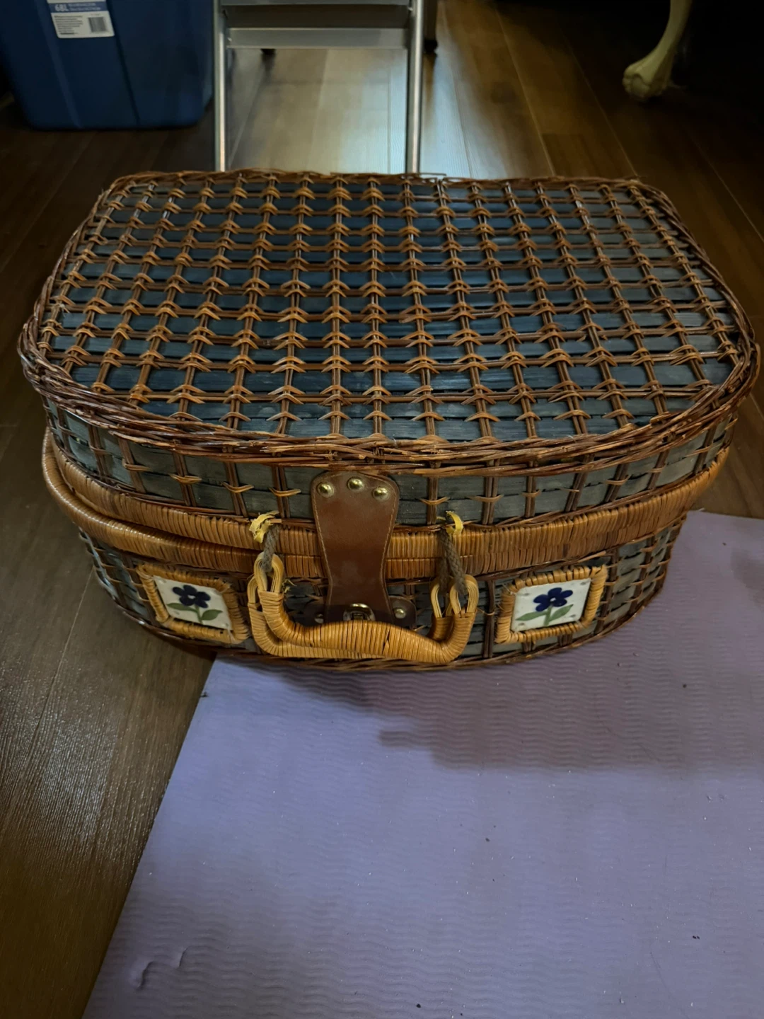 Wicker Picnic Basket with Dining Set - photo 2
