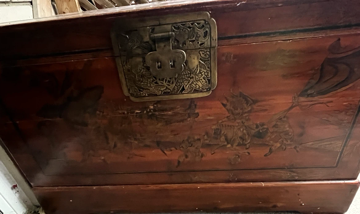 Vintage Chinese Style Wooden Storage Chest - photo 2