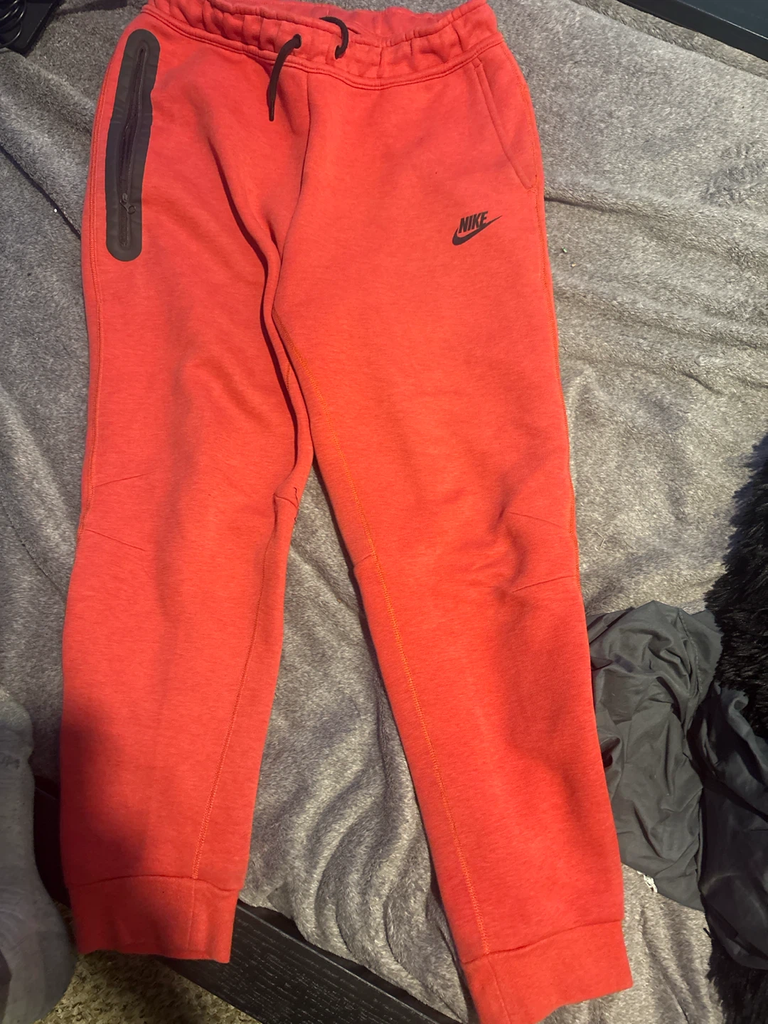 Nike Tech Fleece Joggers Red