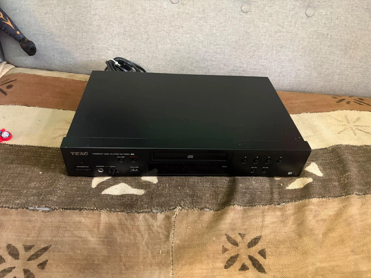 TEAC CD-P650 Compact Disc Player