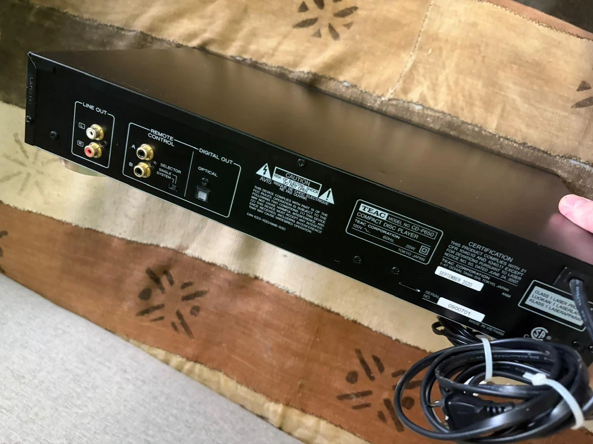 TEAC CD-P650 Compact Disc Player - photo 3