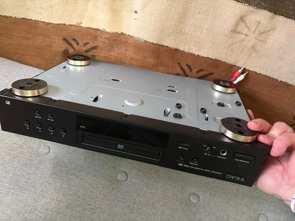 TEAC CD-P650 Compact Disc Player - photo 4