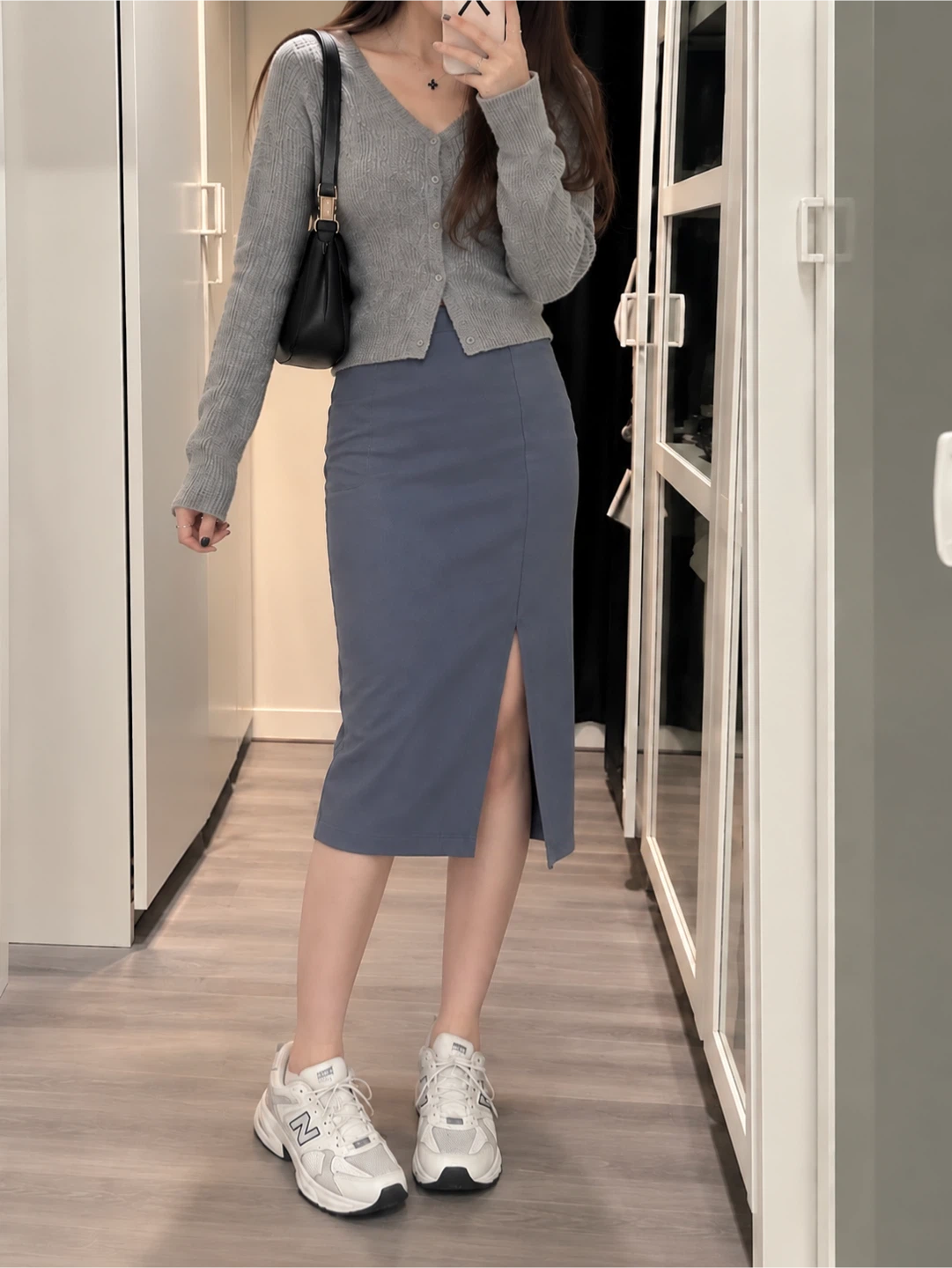 Babaton Aritzia Midi Skirt - photo 3