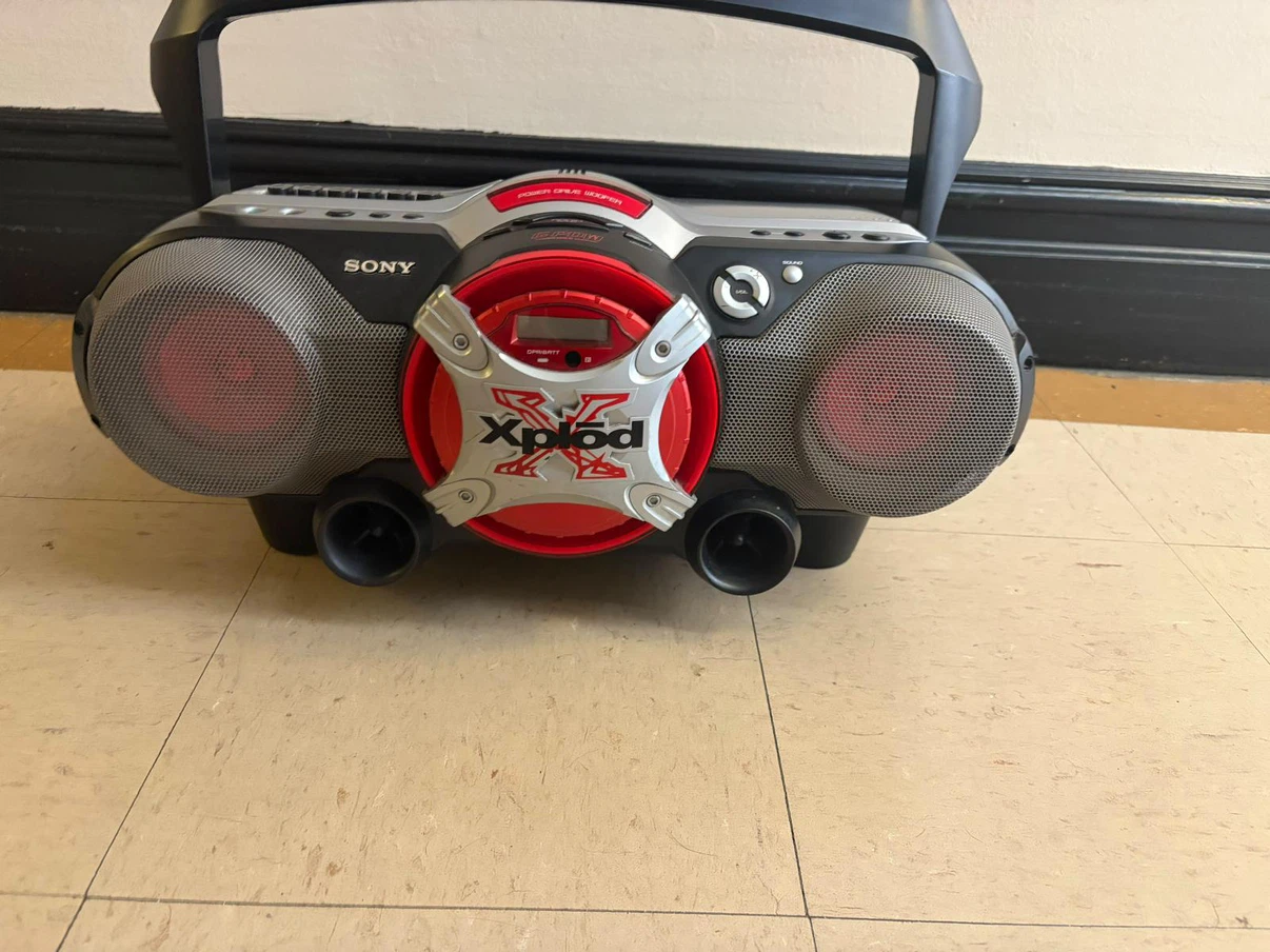 Best price $160 Sony Xplod CFD-G505 Mega Bass - photo 2