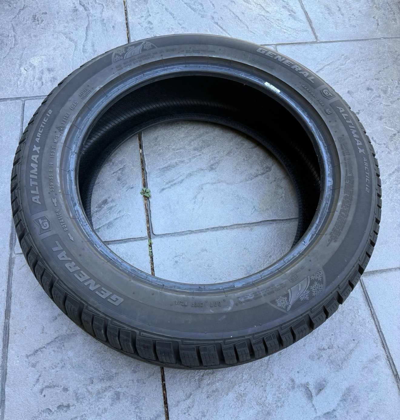 General Altimax Arctic 12 Winter Tire 225/55 R19 - photo 2