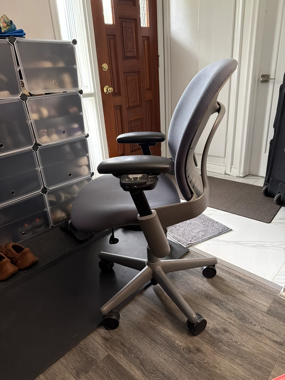 Steelcase Leap V1 Chair, -Open Box- Fully Loaded grey colour - photo 5