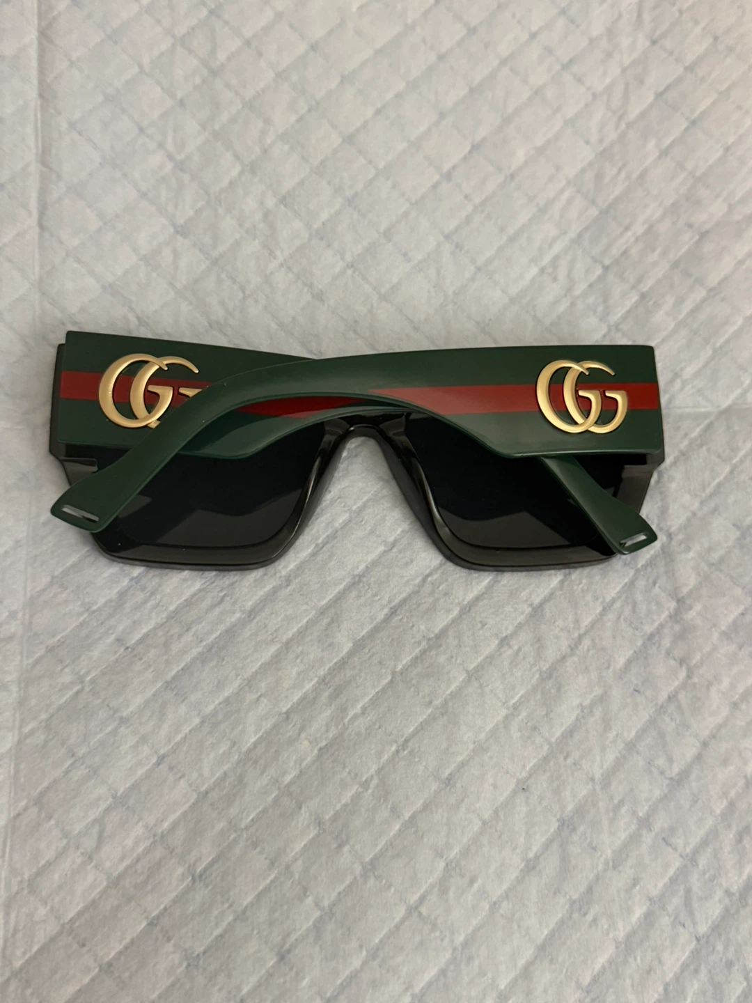 Gucci Sunglasses with Case - photo 2
