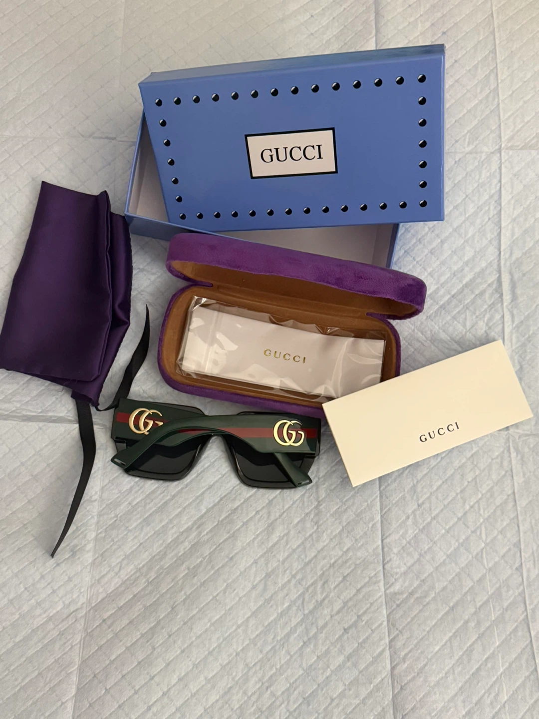 Gucci Sunglasses with Case - photo 5