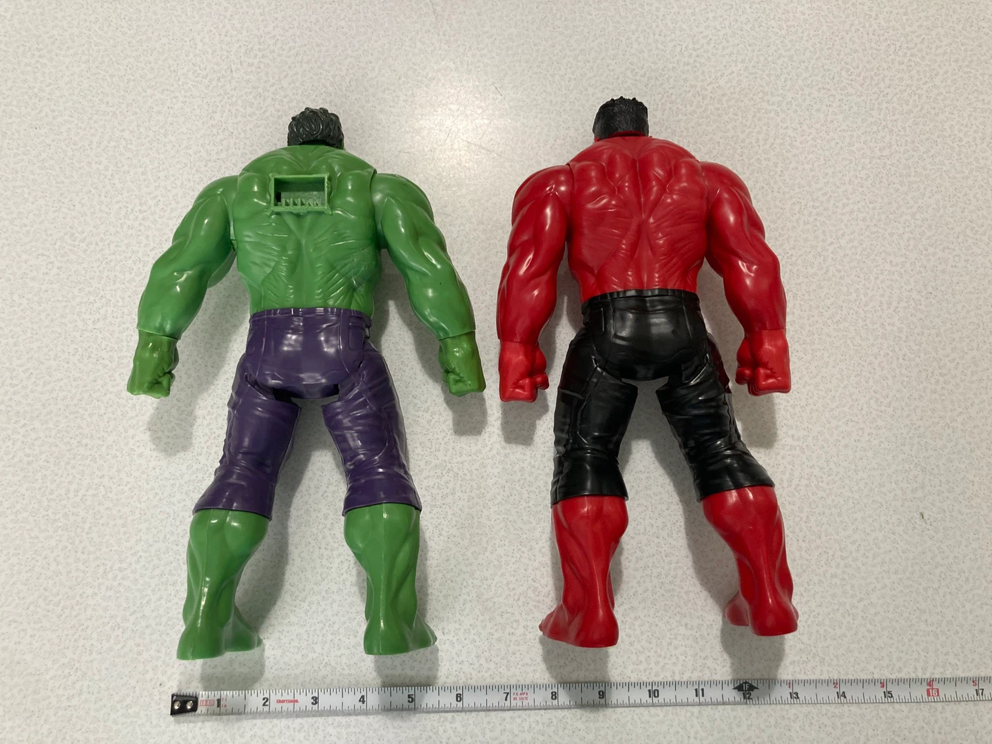 Marvel Comics Hulk and Red Hulk Action Figure Set - photo 2