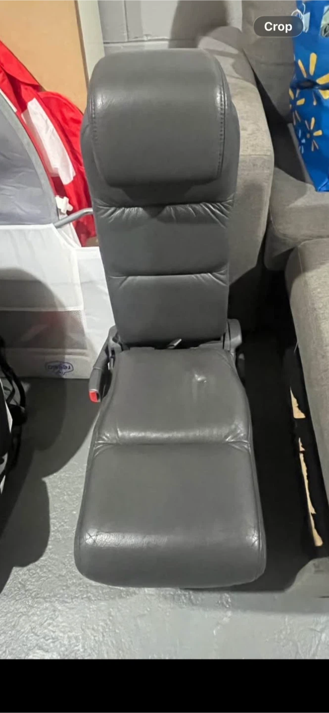 Minivan Middle Seat / Console