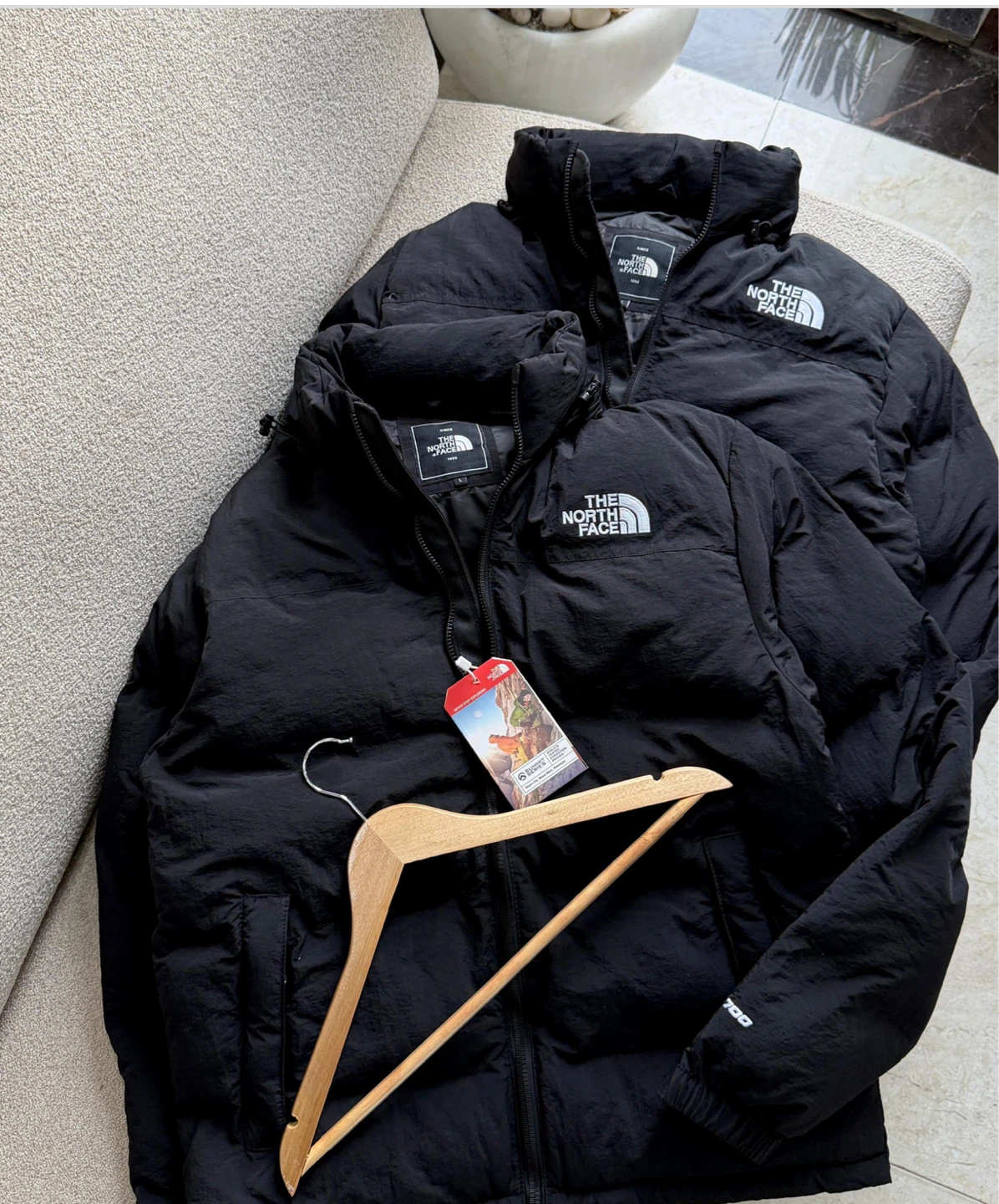 Unbelievable Brand new North Face 700 Down Jacket Black