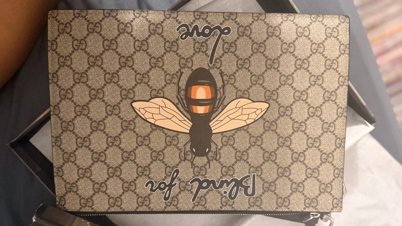 Gucci Blind for Love Bee Pouch - photo 3