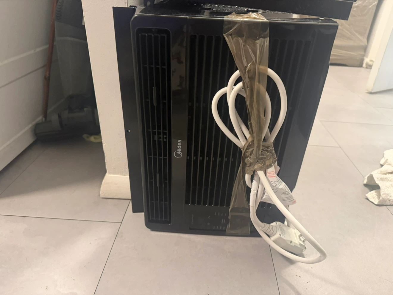 Midea Window Air Conditioner - photo 5